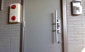 玄関ドア