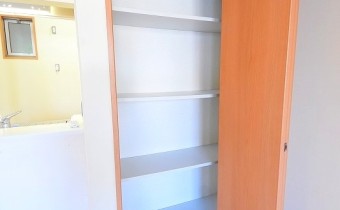 カウンター横収納スペース