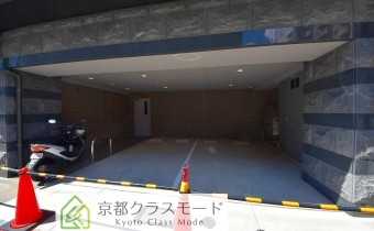 敷地内ガレージ