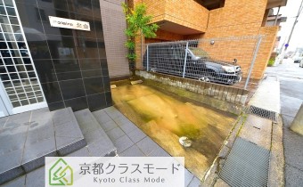 敷地内ガレージ