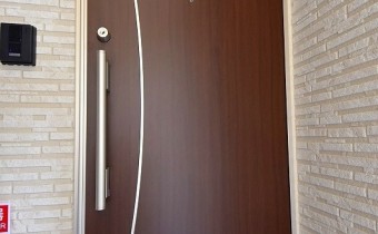 ※写真は同建物内の101号室の物です。
