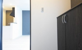 ※写真は同建物内の101号室の物です。