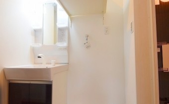 ※写真は同建物内の101号室の物です。
