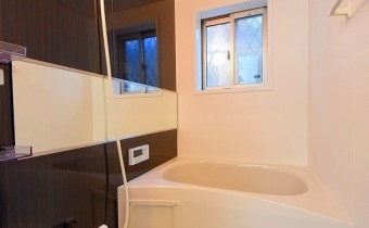 ※写真は同建物内の101号室の物です。