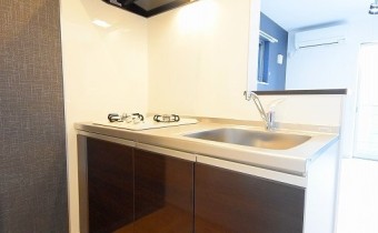 ※写真は同建物内の101号室の物です。
