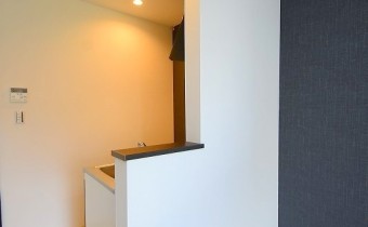 ※写真は同建物内の101号室の物です。