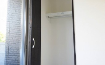 ※写真は同建物内の101号室の物です。