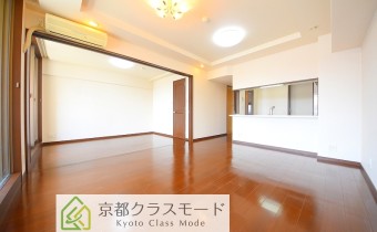 人気の「御所東小学校区」のファミリータイプ♪「鴨川公園」まで徒歩1分！