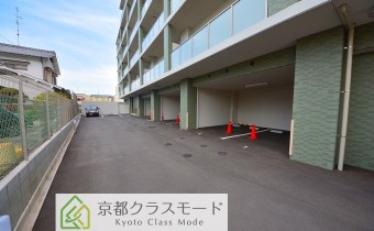 敷地内ガレージ