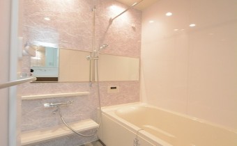 ※室内写真は同マンション内の205号室のものです。