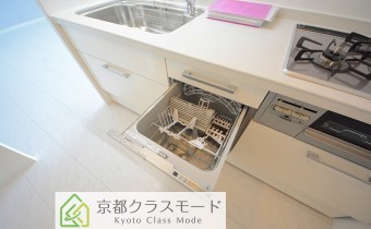 ※室内写真は同マンション内の205号室のものです。