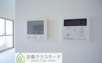 ※室内写真は同マンション内の205号室のものです。