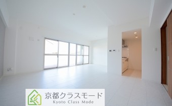 ※室内写真は同マンション内の205号室のものです。