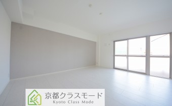 ※室内写真は同マンション内の205号室のものです。