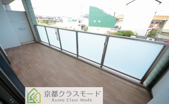 ※室内写真は同マンション内の205号室のものです。