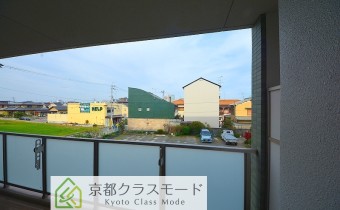 ※室内写真は同マンション内の205号室のものです。