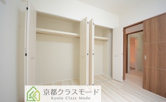 ※室内写真は同マンション内の205号室のものです。