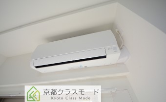 ※室内写真は同マンション内の205号室のものです。