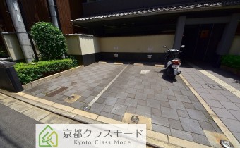 敷地内ガレージ