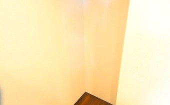 冷蔵庫置場　※室内写真は同マンション内の206号室のものです。