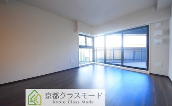 ※室内写真は同マンション内の206号室のものです。