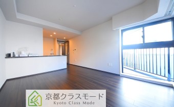 ※室内写真は同マンション内の206号室のものです。