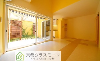 室内は可愛らしく落ち着いた風合いです☆
