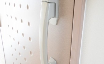 ダブルロックドア