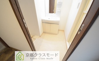 ※室内写真は同マンション内・別タイプの参考画像となります。
