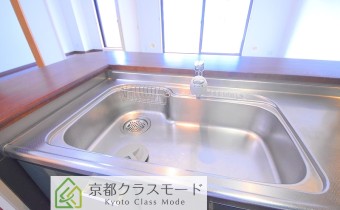 ※室内写真は同マンション内の別のお部屋のものです。