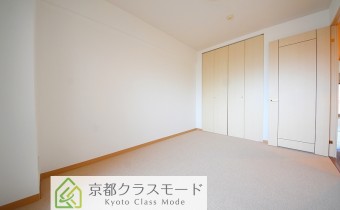※室内写真は同マンション内の別のお部屋のものです。
