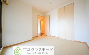 ※室内写真は同マンション内の別のお部屋のものです。