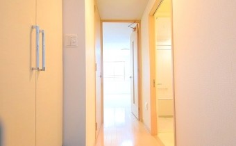 ※室内写真は同マンション内・別タイプの参考画像となります。