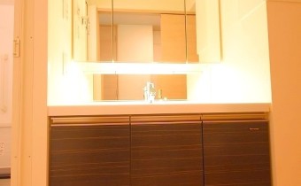 ※室内写真は同マンション内・別タイプの参考画像となります。