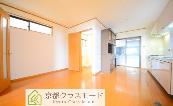 「敷地内ガレージ」付き♪ペット飼育可(小型犬)の一戸建てです。