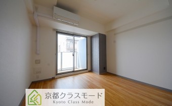 Room 8