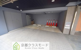敷地内ガレージ