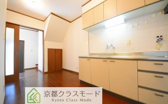 室内はリフォームされていますので築年数を感じさせません♪