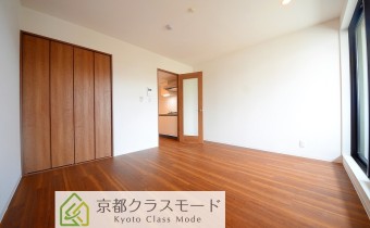 ワイドな8帖のお部屋です♪フローリングもお洒落です！