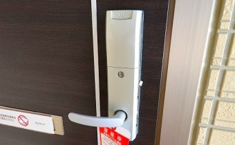 カードキータイプ玄関ドア