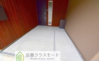 玄関前