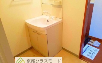 独立洗面台※同マンション別室の写真です