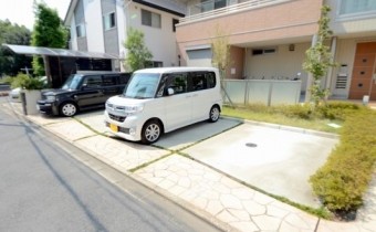 敷地内ガレージ