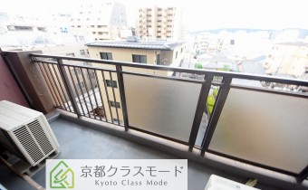 バルコニー　※室内写真は同マンション内の別のお部屋です（参考にご覧ください）