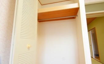 Room 6のクローゼット　※室内写真は同マンション内の別のお部屋です（参考にご覧ください）