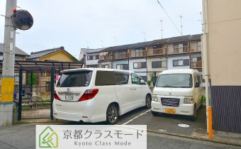 敷地内ガレージ