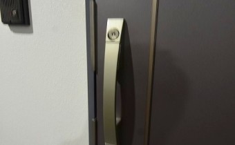 ダブルロック玄関ドア