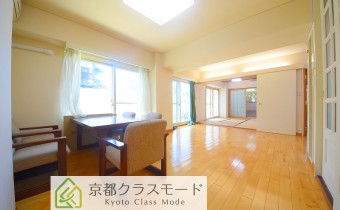 広々とした14.5帖のリビングダイニング♪広ーい「専用庭」付きです！
