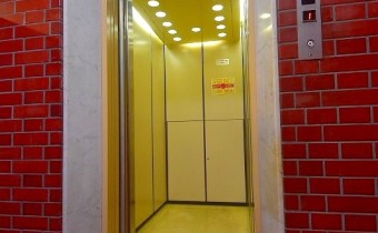 エレベーター