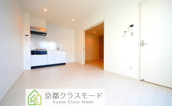 「白基調」の明るい室内空間です♪お隣のない「独立部屋」です！